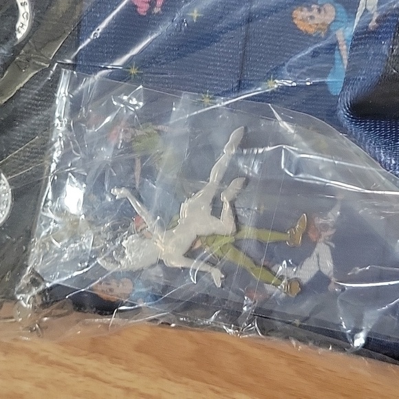 Harveys Park Hopper / Disney You Can Fly backpack new in package main image 5